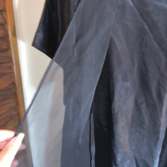 Victoria’s Secret Gold Label Open Front Black Satin Robe Small - Picture 2 of 8